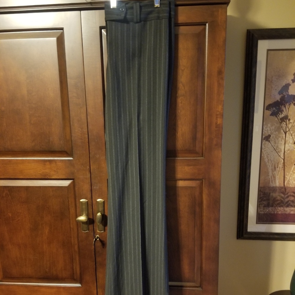 BCBG Maxazaria black stripe pleated pants size 8